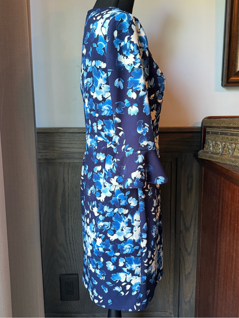 Donna Morgan Navy & Blue Floral Dress Sz 6 EUC - Picture 4 of 6
